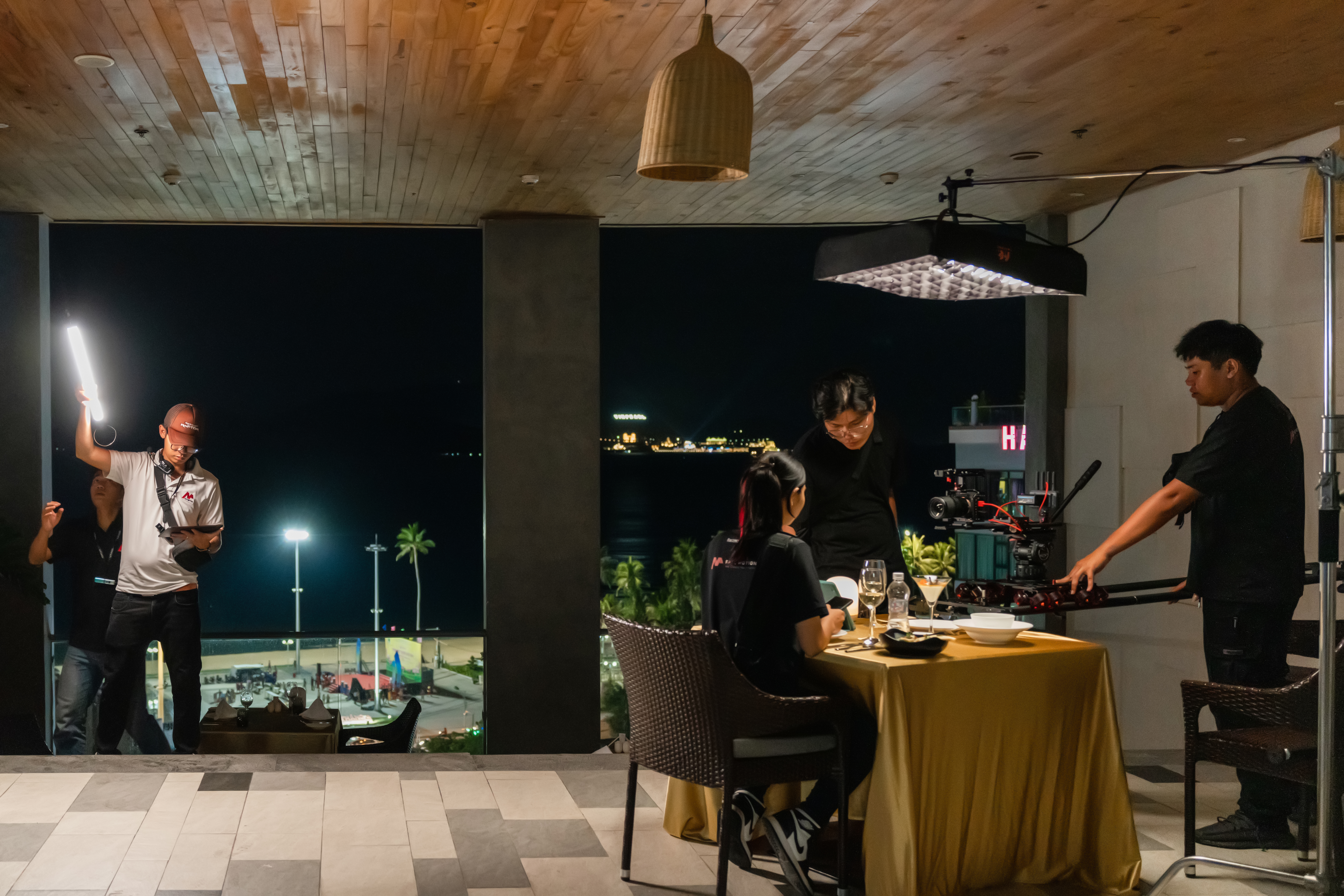 xu hướng truyền thông trung thu: quay phim, chụp hình