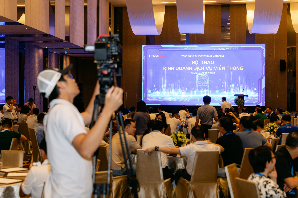 0.1Fastmotion.vn-dich-vu-quay-chup-livestream-hoi-thao-doanh-nghiep-tai-nha-trang quay chụp livestream hội thảo