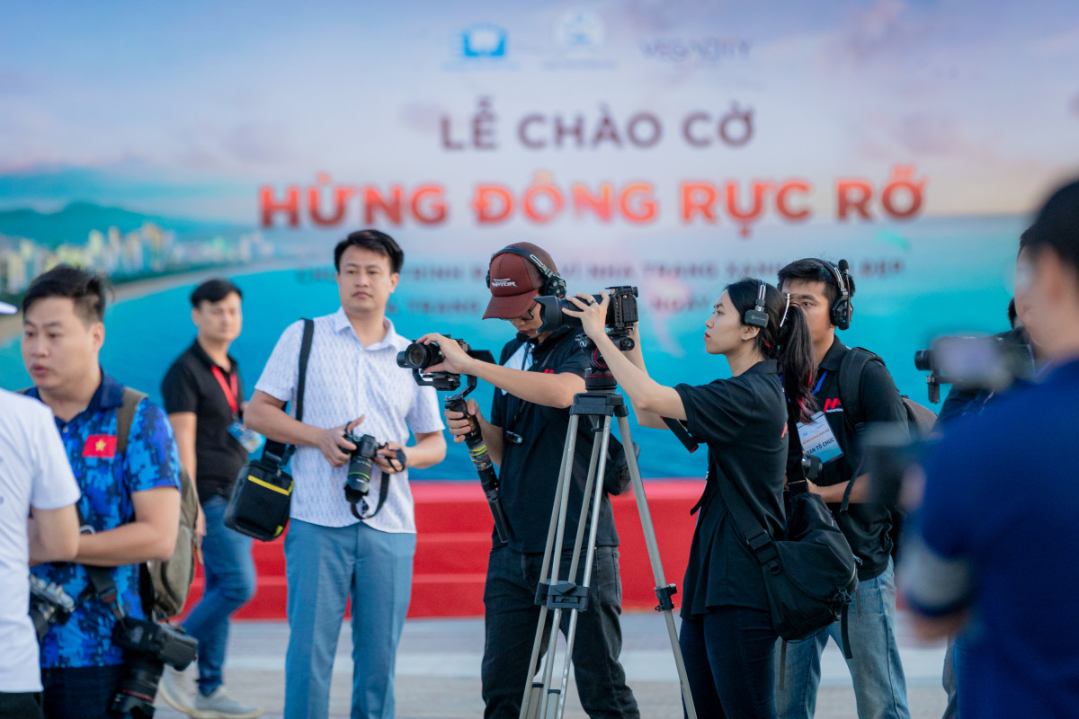 quay chụp sự kiện