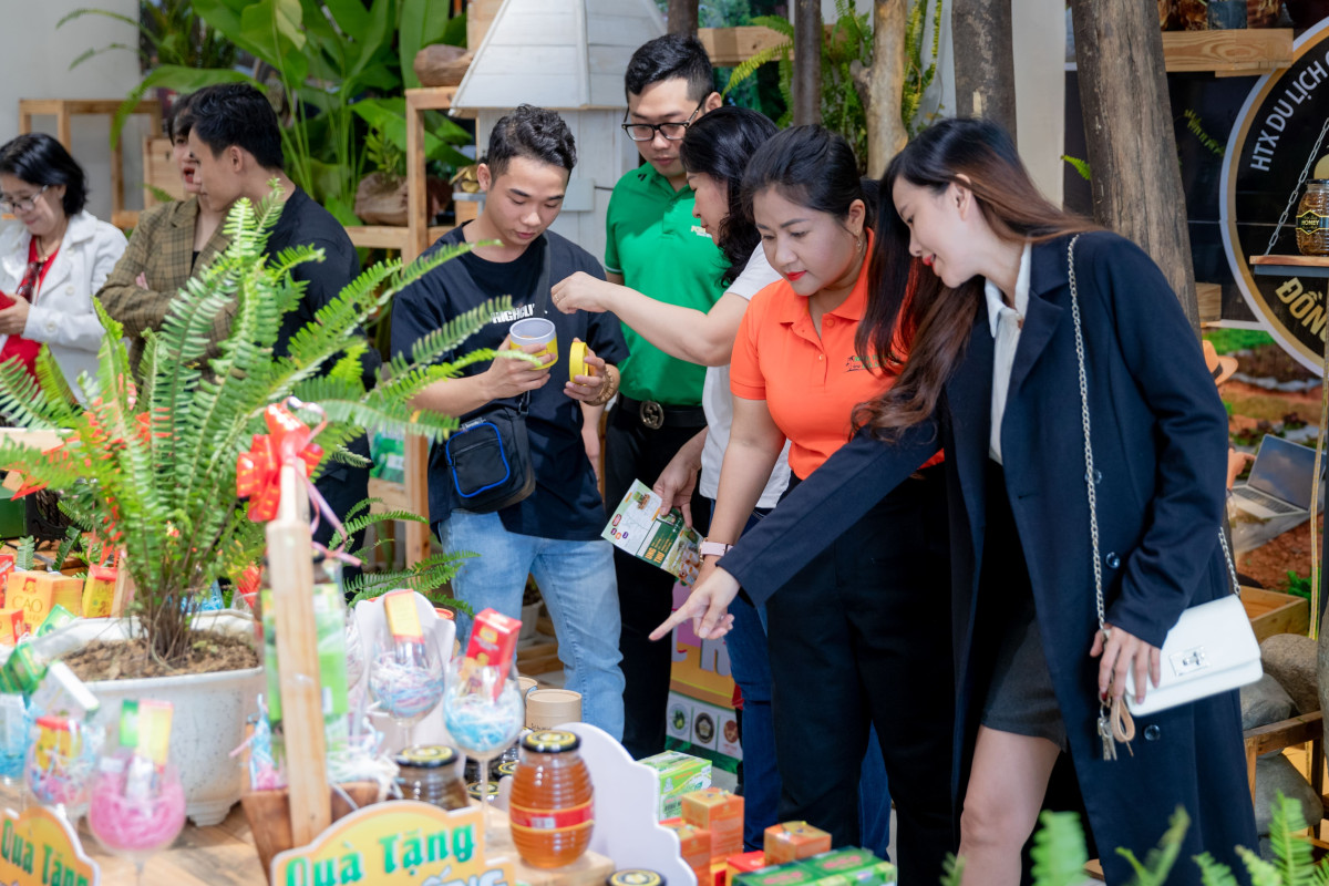 sự kiện ra mắt sản phẩm